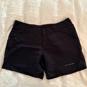 Columbia shorts size small
